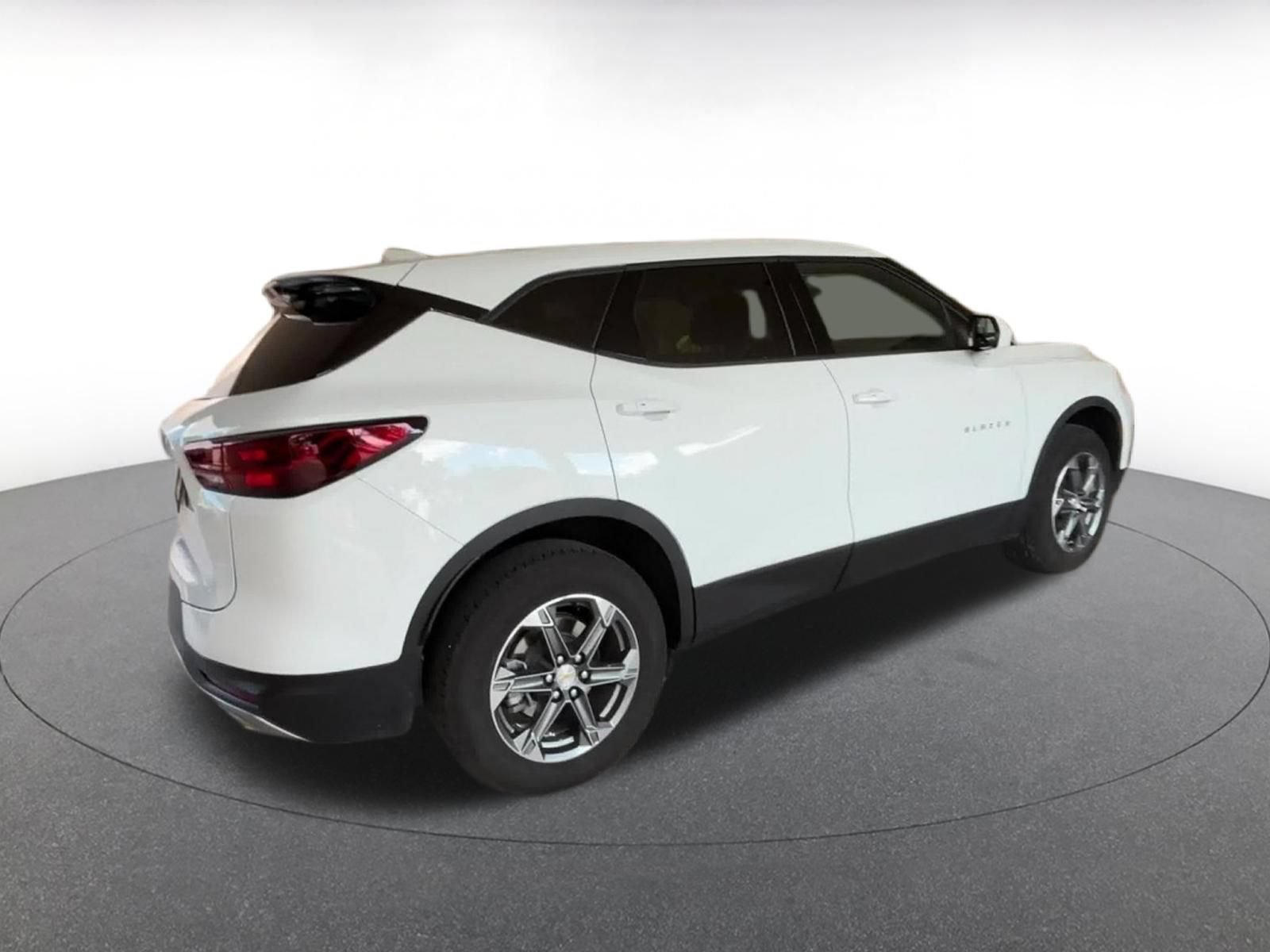Used 2026 Chevrolet Blazer LT FWD image 14