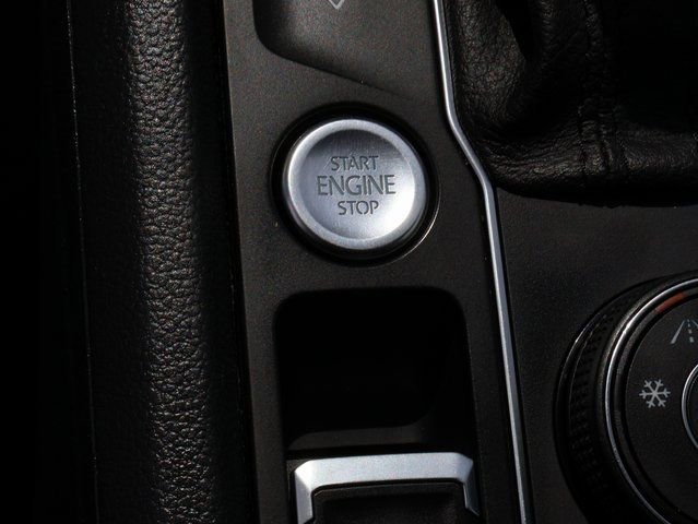 Used 2019 Volkswagen Atlas SEL R-Line image 34