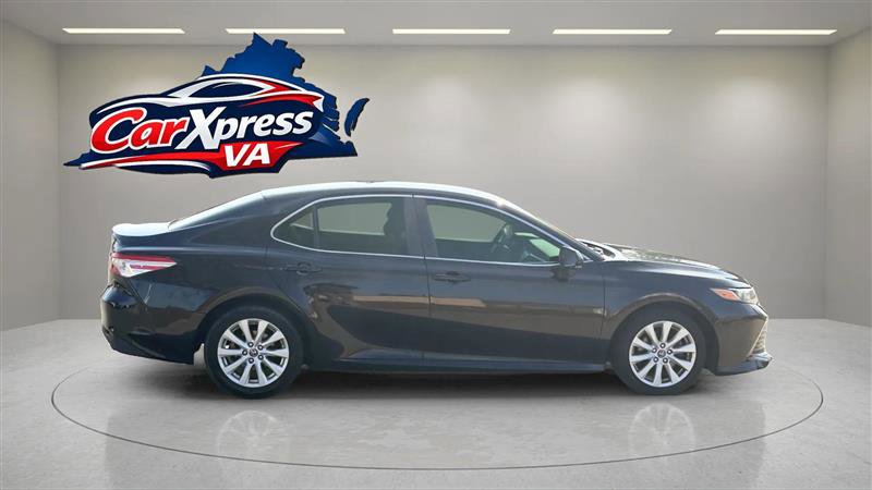 Used 2018 Toyota Camry LE w/ Convenience Package image 14