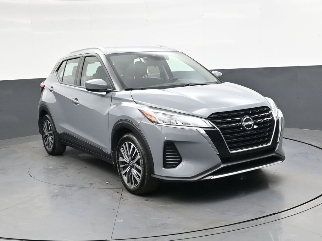Used 2023 Nissan Kicks SV FWD image 2