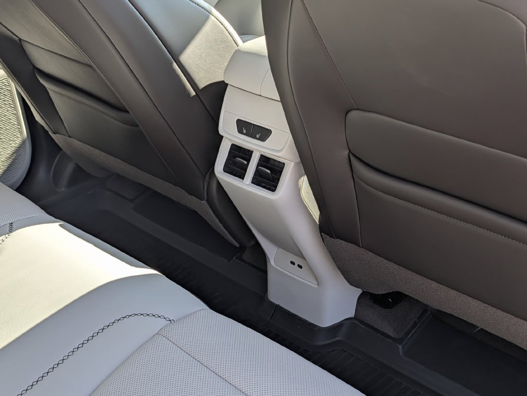 New 2027 GMC Terrain Denali w/ LPO, Floor Liner Package AWD/4WD image 28