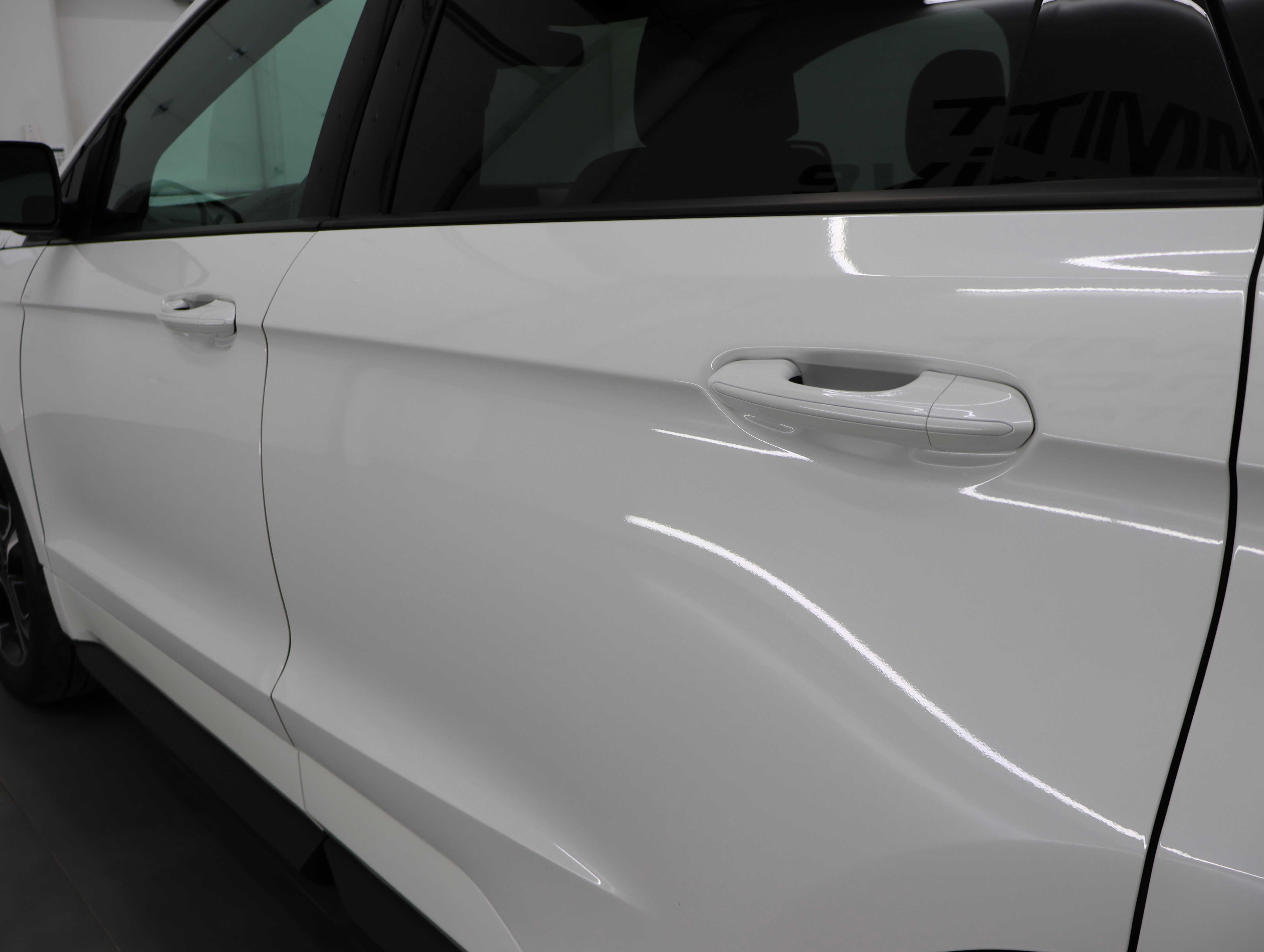 Used 2023 Ford Edge ST image 32