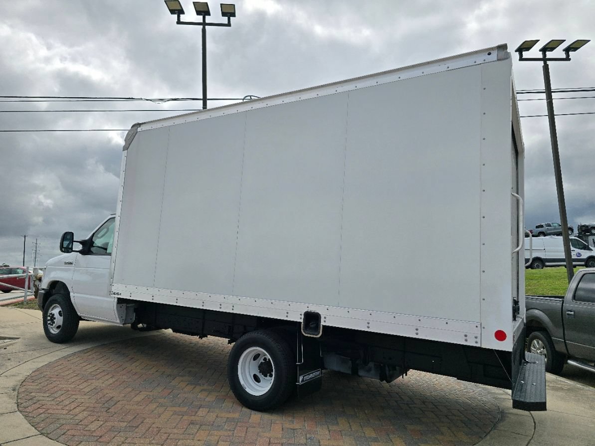 New 2026 Ford E-450 and Econoline 450 Super Duty w/ Power Equipment Group RWD image 9