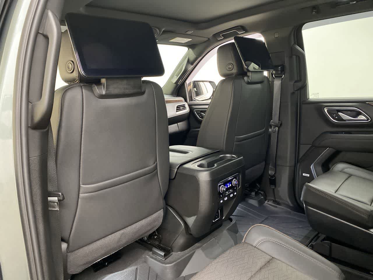 Used 2024 Chevrolet Suburban High Country w/ Advanced Technology Package AWD/4WD image 16