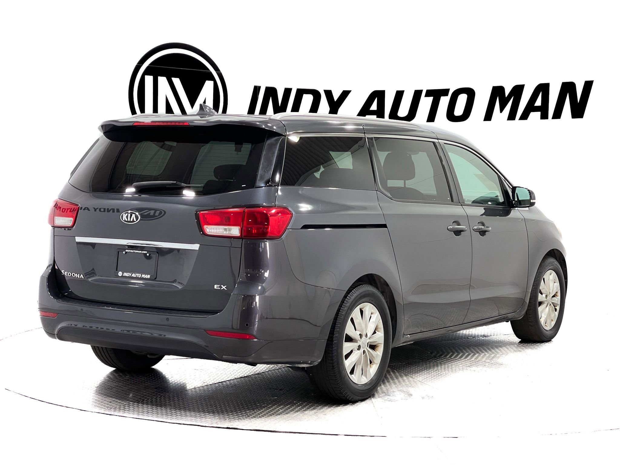 Used 2017 Kia Sedona EX image 4