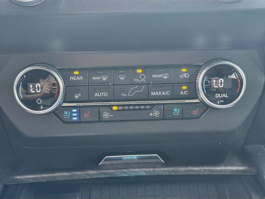 Used 2019 Ford Expedition Limited w/ Special Edition Package AWD/4WD image 16