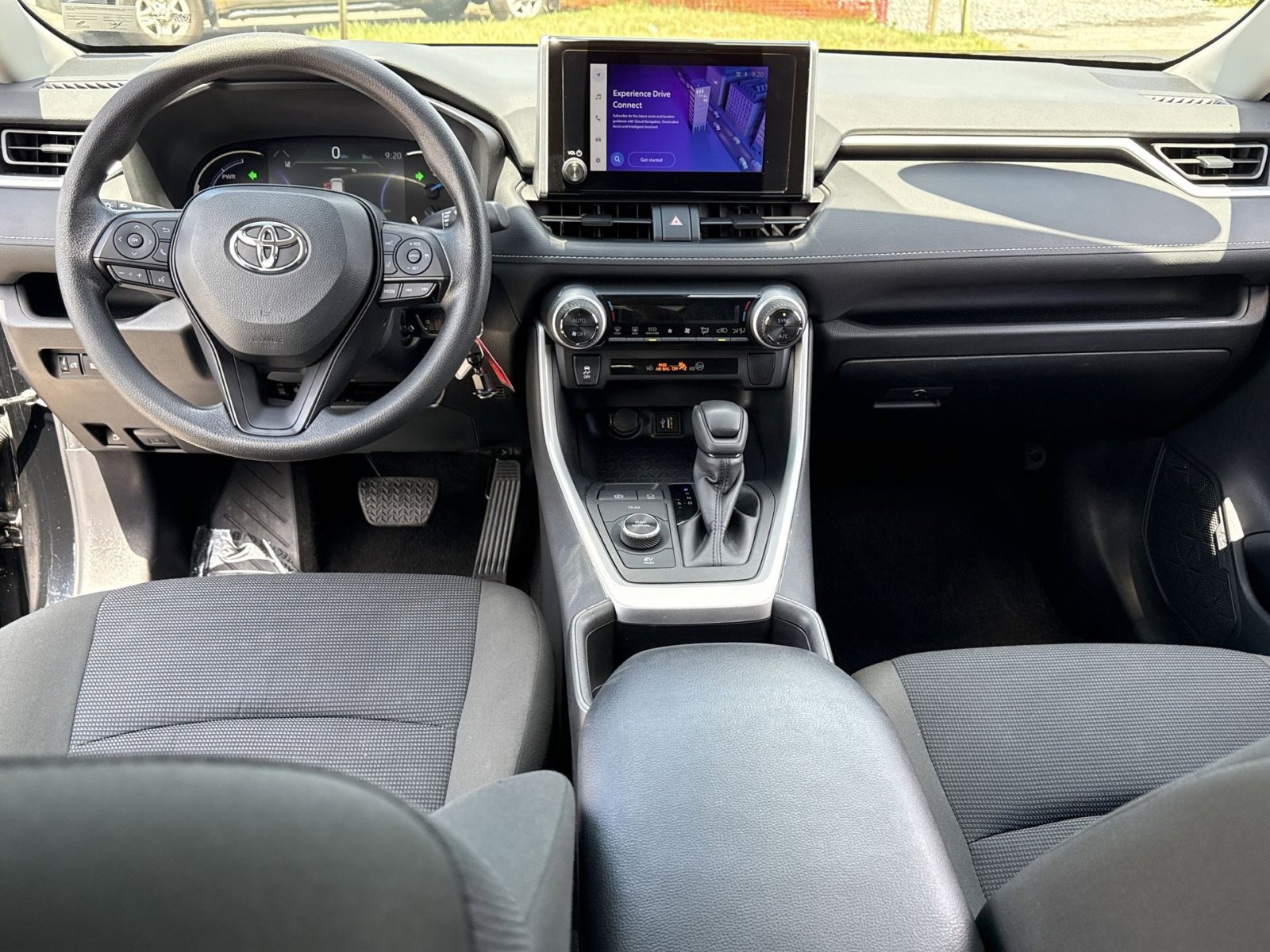 Used 2025 Toyota RAV4 LE AWD/4WD image 24
