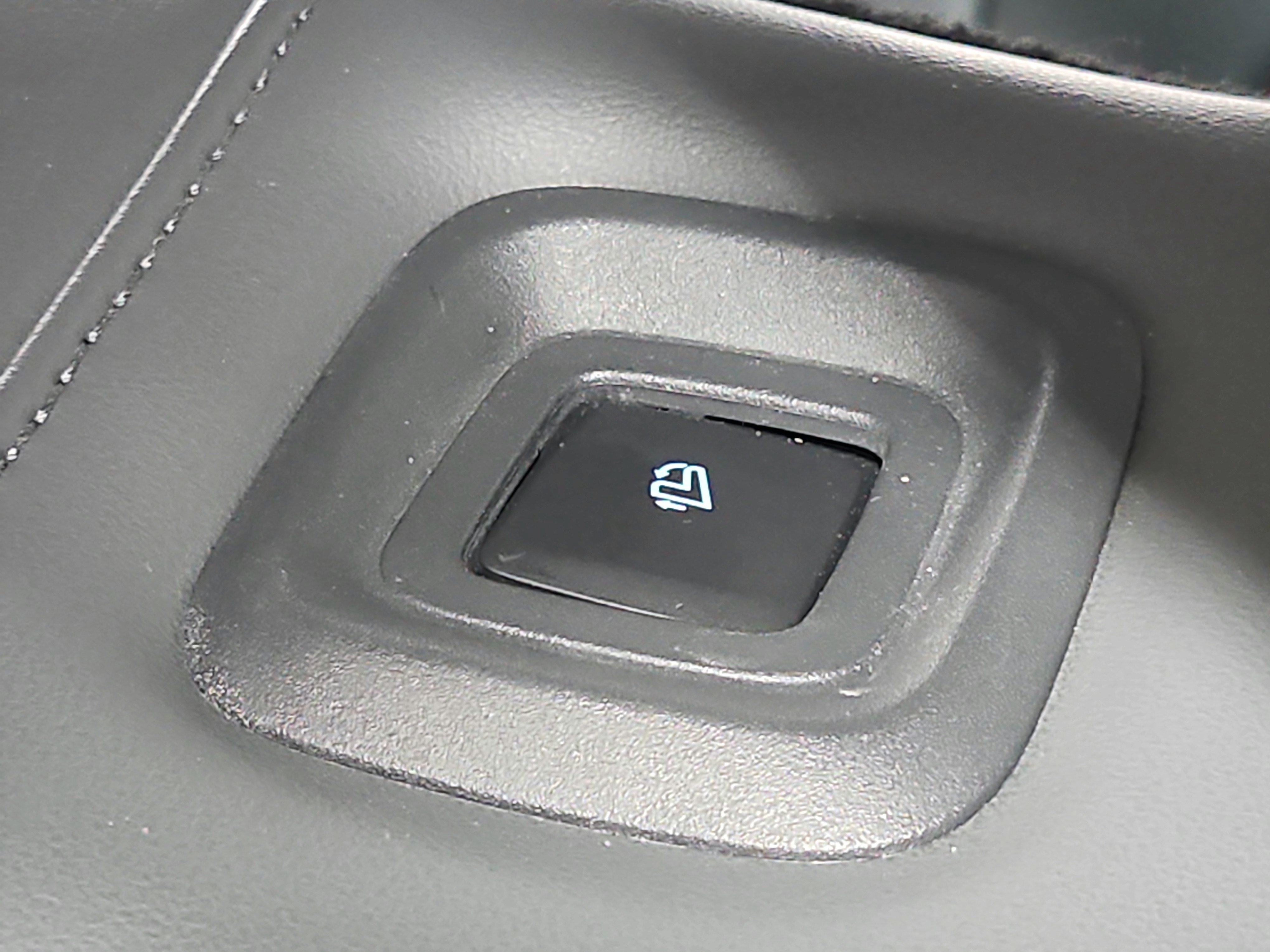 Used 2025 Ford Expedition Active AWD/4WD image 42