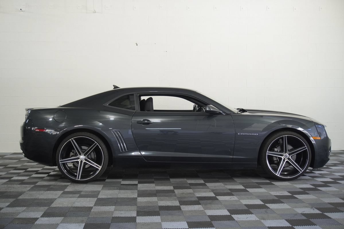 Used 2012 Chevrolet Camaro LS RWD image 7