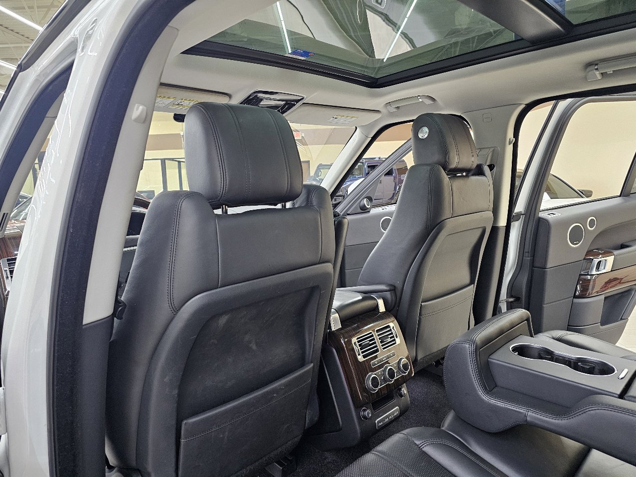 Used 2016 Land Rover Range Rover HSE image 27