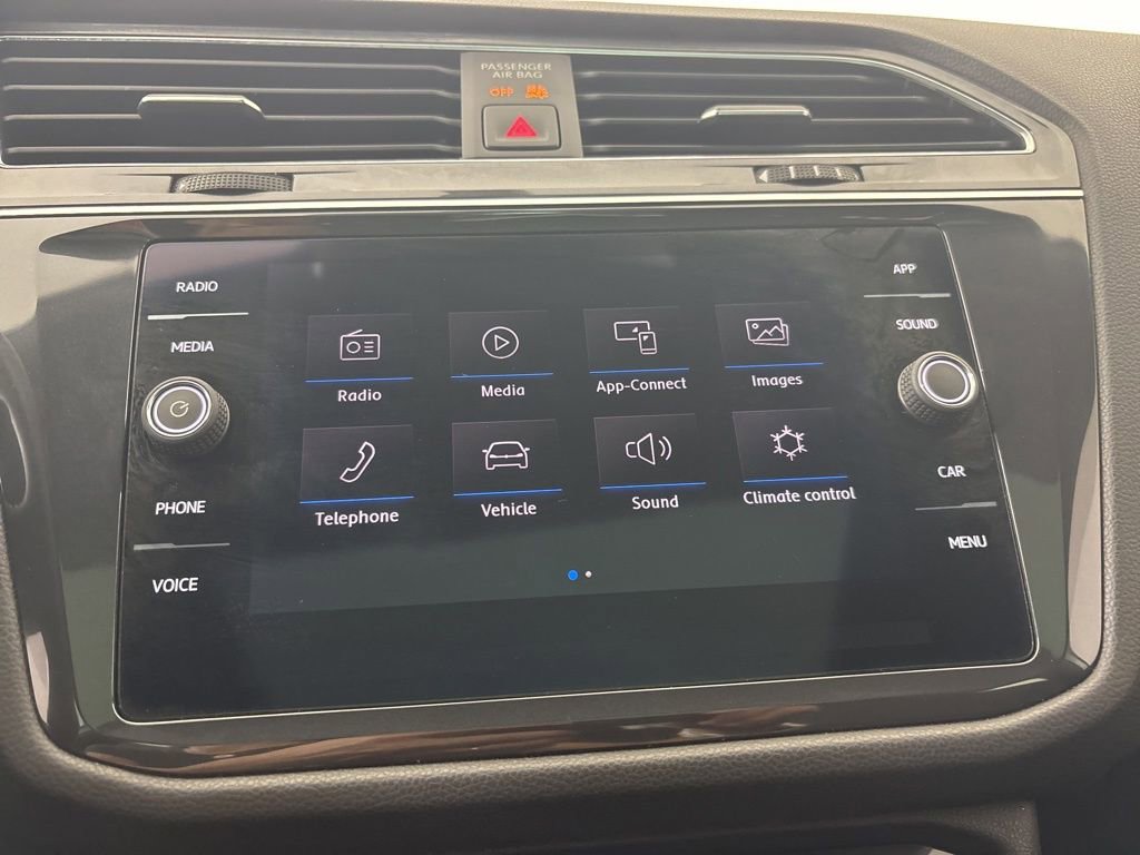 Used 2020 Volkswagen Tiguan SE R-Line image 31