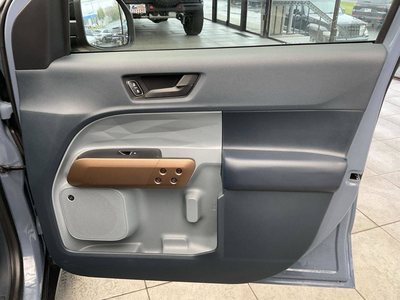 Used 2024 Ford Maverick Lariat FWD image 13
