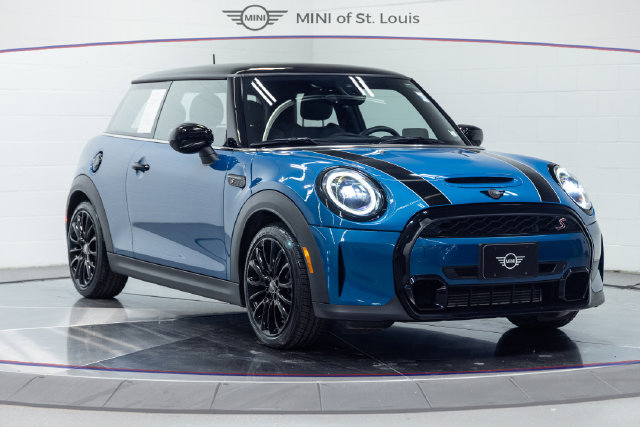 Used 2024 MINI Cooper S FWD image 1