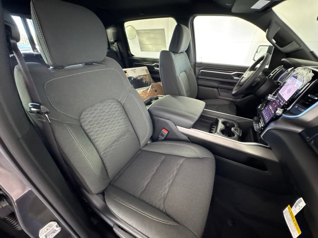 New 2027 RAM 1500 4x4 Crew Cab image 32