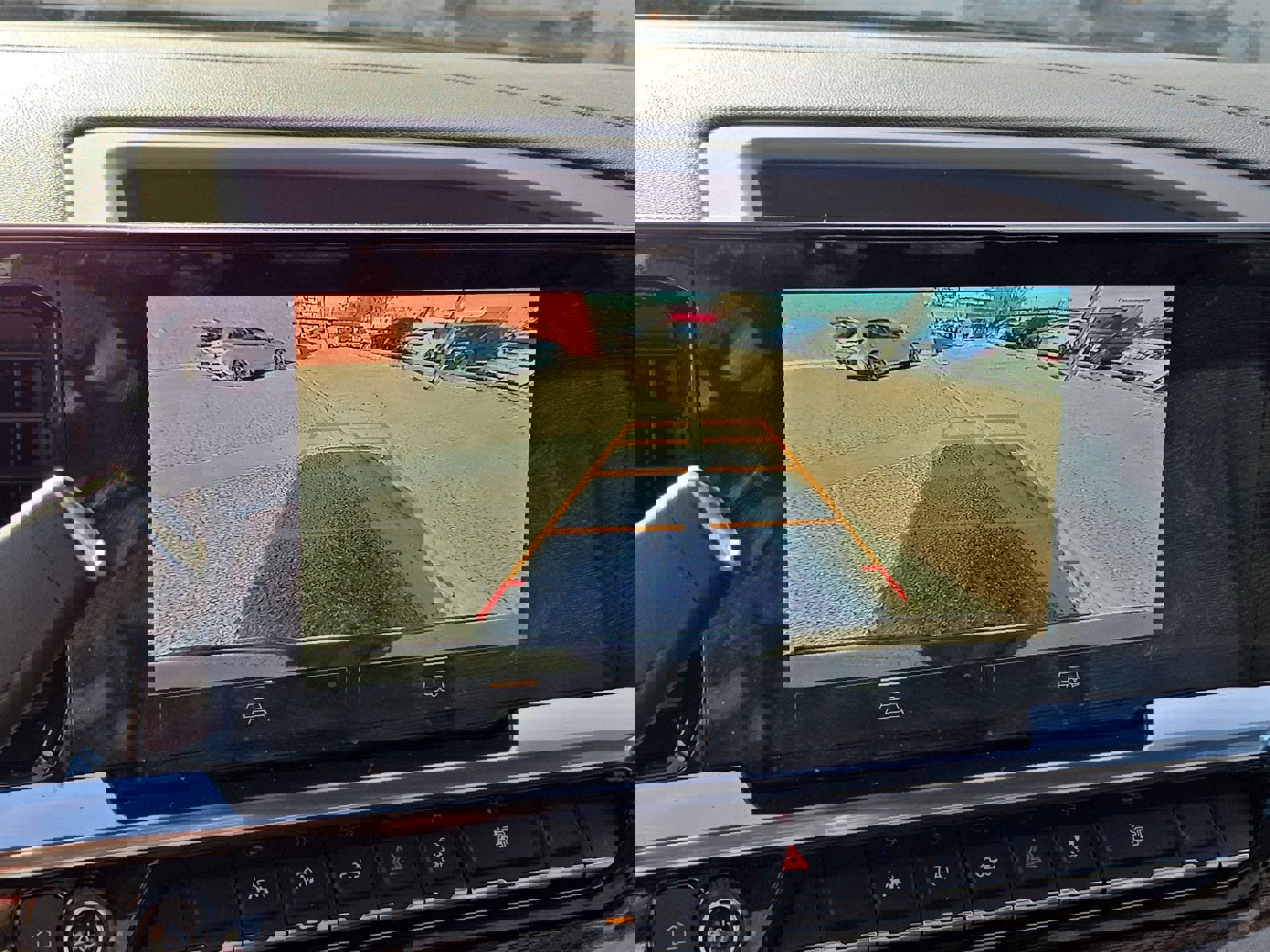 Used 2024 Chevrolet Silverado 1500 LT image 18