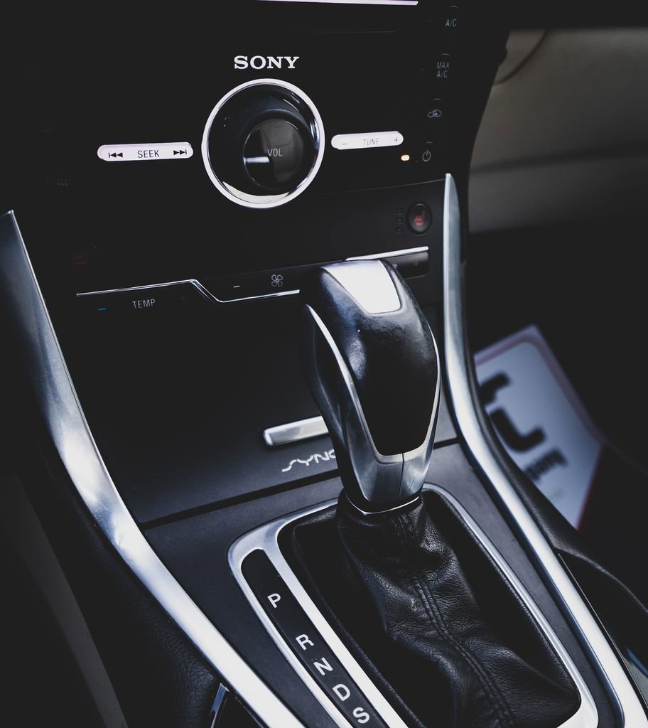 Used 2015 Ford Edge Titanium image 9