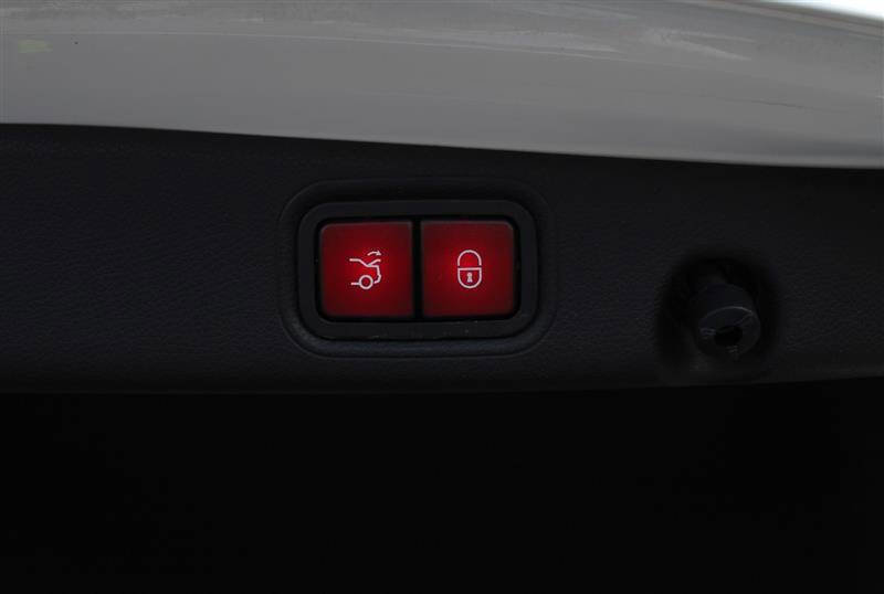 Used 2017 Mercedes-Benz E 300 image 30