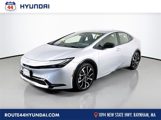 Used 2025 Toyota Prius Plug-In Hybrid image 1