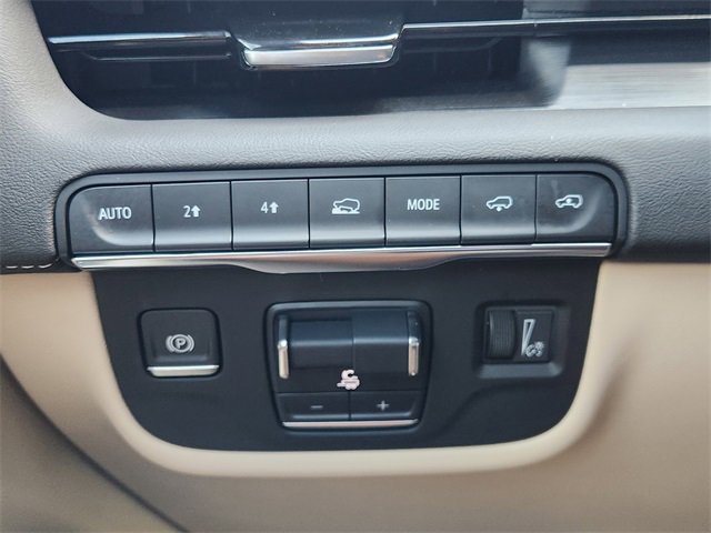 Used 2024 Cadillac Escalade Premium Luxury w/ Performance Package AWD/4WD image 23