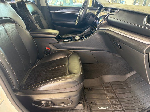 Used 2023 Jeep Grand Cherokee L Limited w/ Luxury Tech Group II image 32