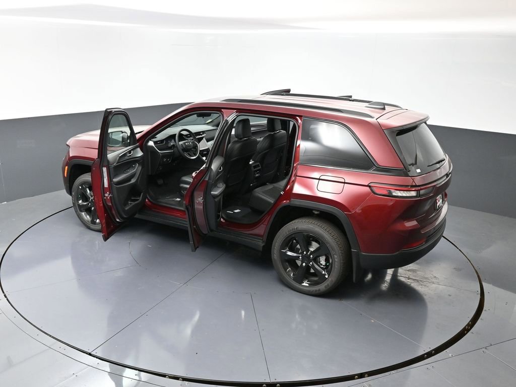 New 2025 Jeep Grand Cherokee Altitude w/ Trailer Tow Package image 56