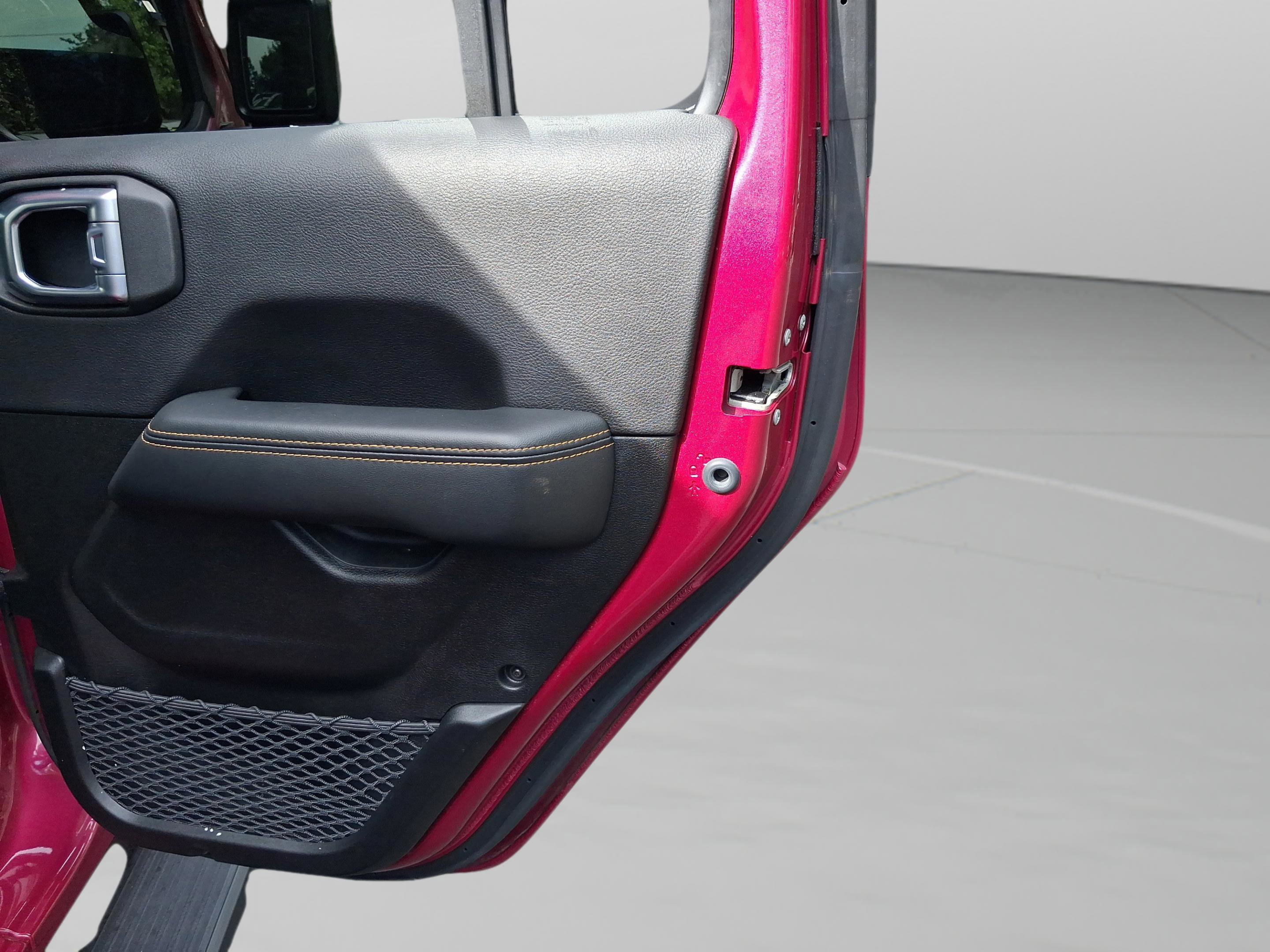 Used 2024 Jeep Wrangler Sahara w/ Technology Group AWD/4WD image 33