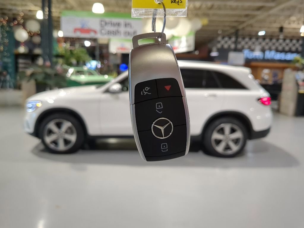 Used 2022 Mercedes-Benz GLC 300 4MATIC image 4