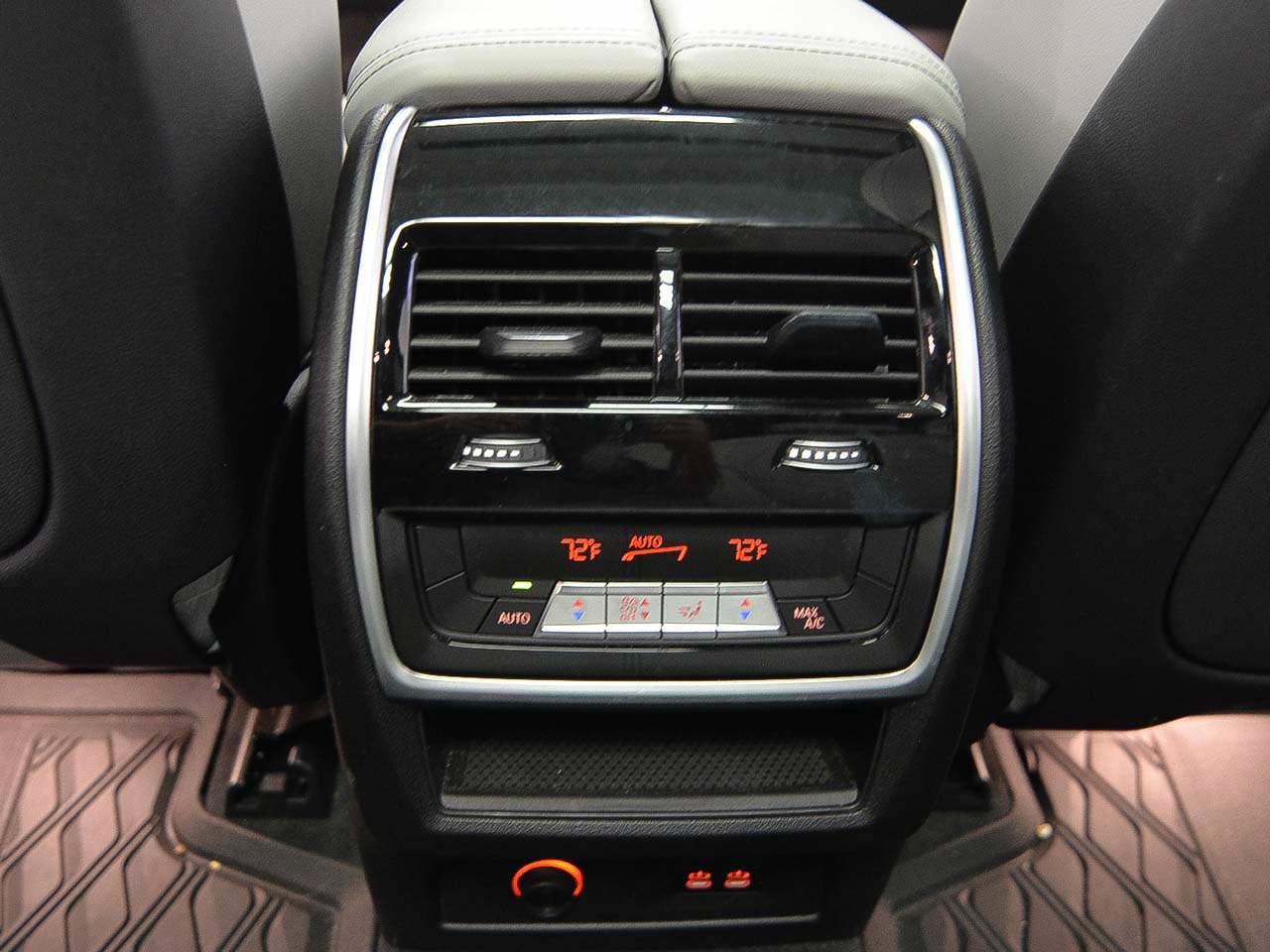 Used 2025 BMW X5 xDrive50e AWD/4WD image 10