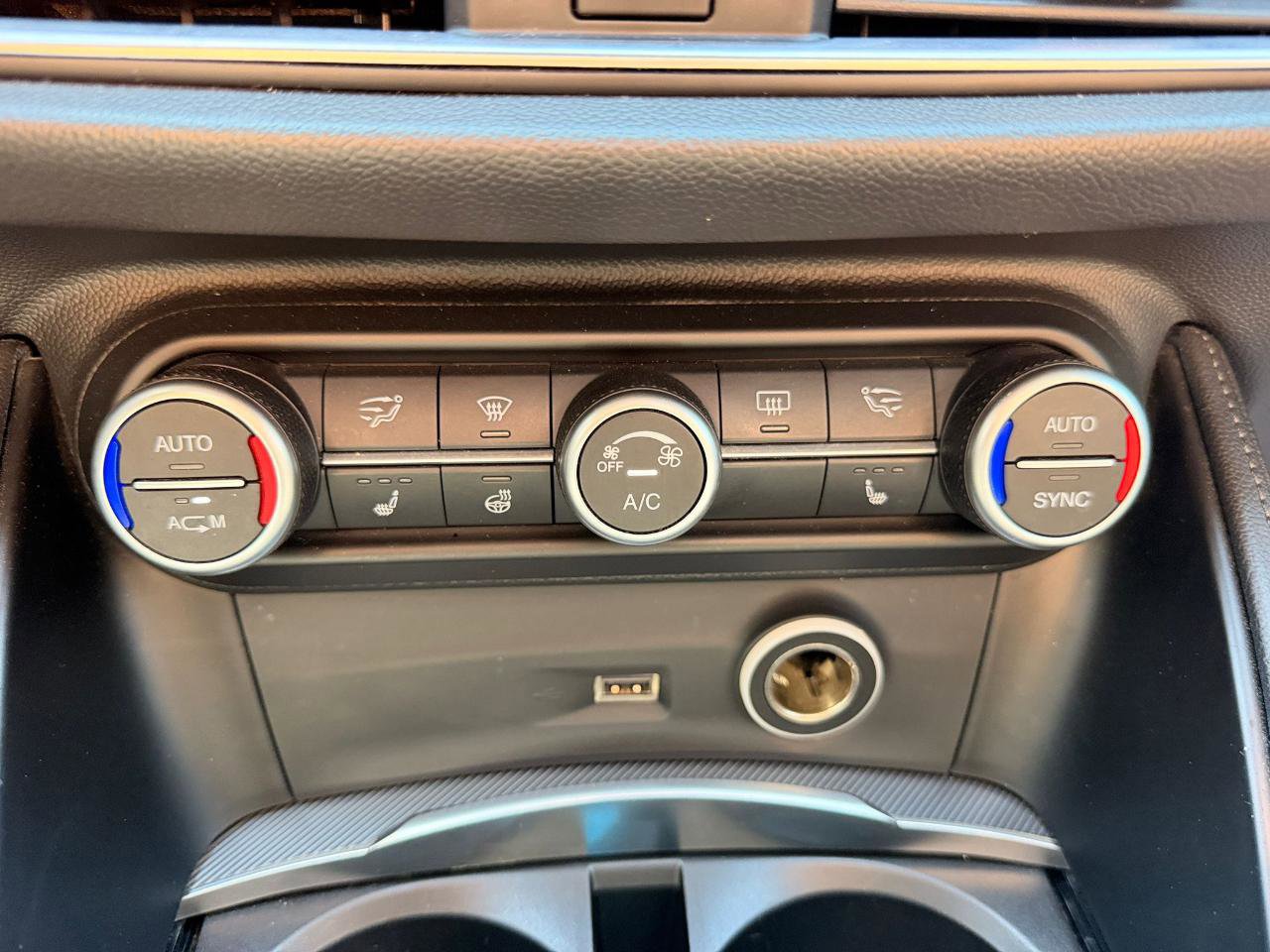 Used 2019 Alfa Romeo Stelvio Ti Sport w/ Quick Order Package 22S Sport AWD/4WD image 19