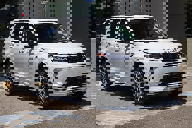 New 2024 Land Rover Discovery Sport S image 3