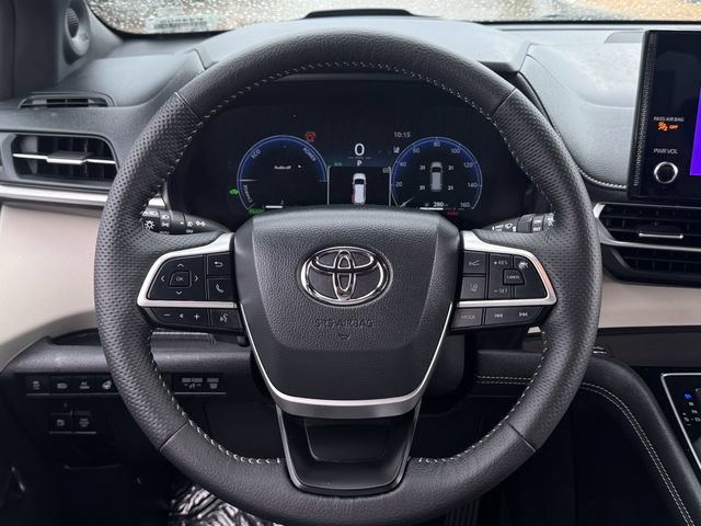 Used 2026 Toyota Sienna Platinum AWD/4WD image 12