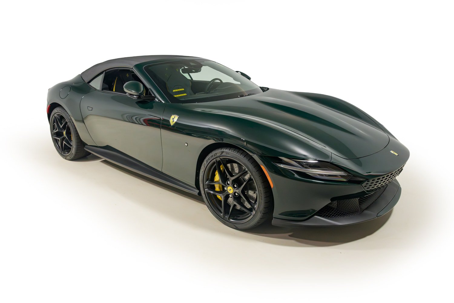 Used 2025 Ferrari Roma Spider RWD image 18