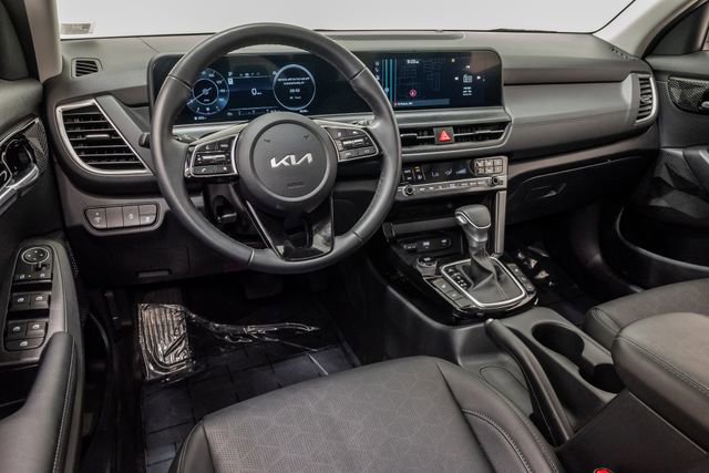 Certified 2025 Kia Seltos EX w/ EX Sunroof Package FWD image 7