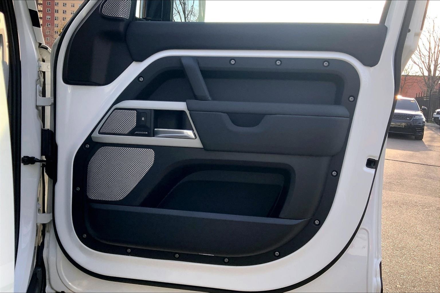 Used 2024 Land Rover Defender 130 S image 22