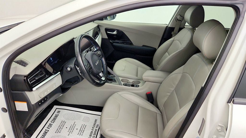 Used 2022 Kia Niro EX Premium FWD image 20