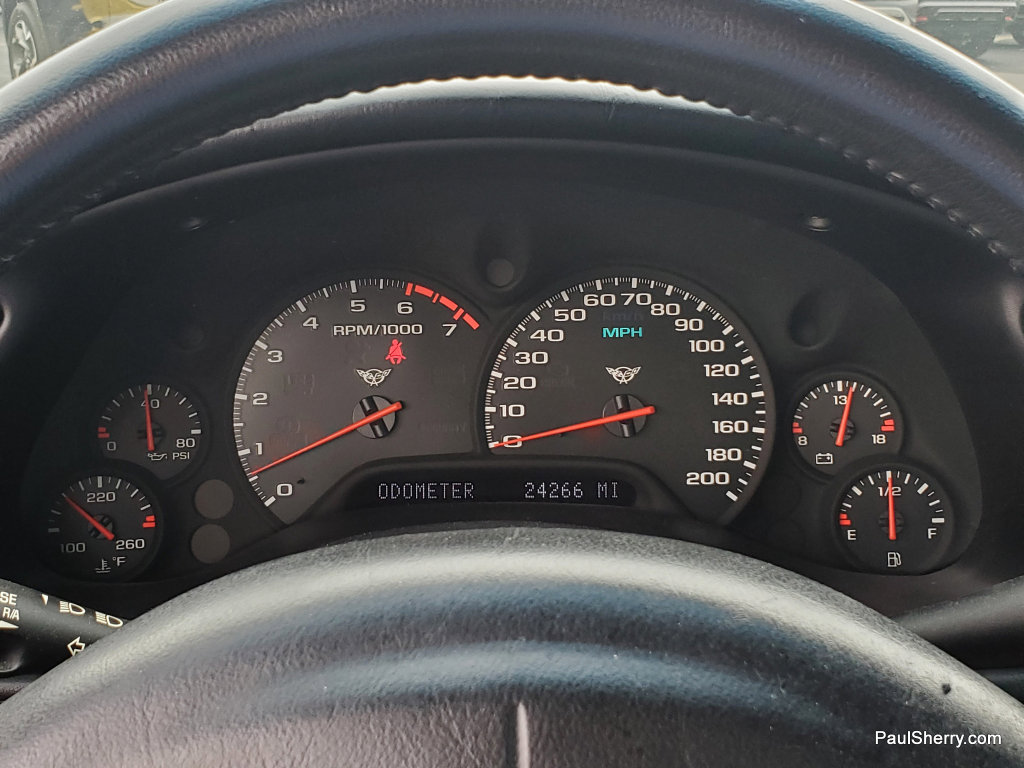 Used 2004 Chevrolet Corvette Coupe RWD image 36