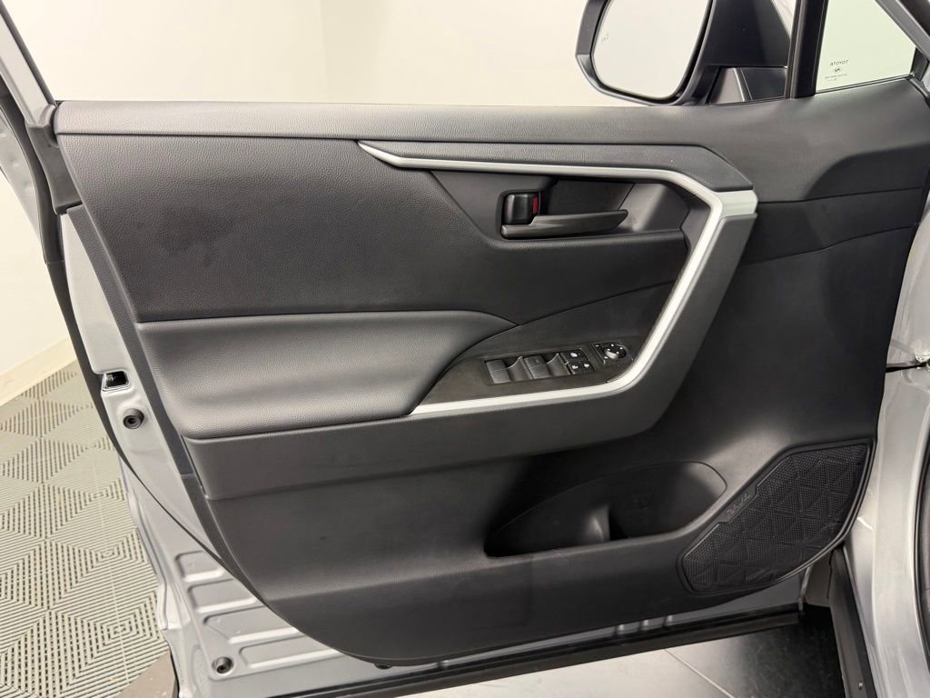 Certified 2025 Toyota RAV4 LE FWD image 19