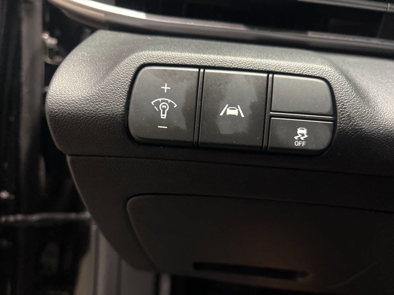 Used 2023 Hyundai Elantra SEL FWD image 18