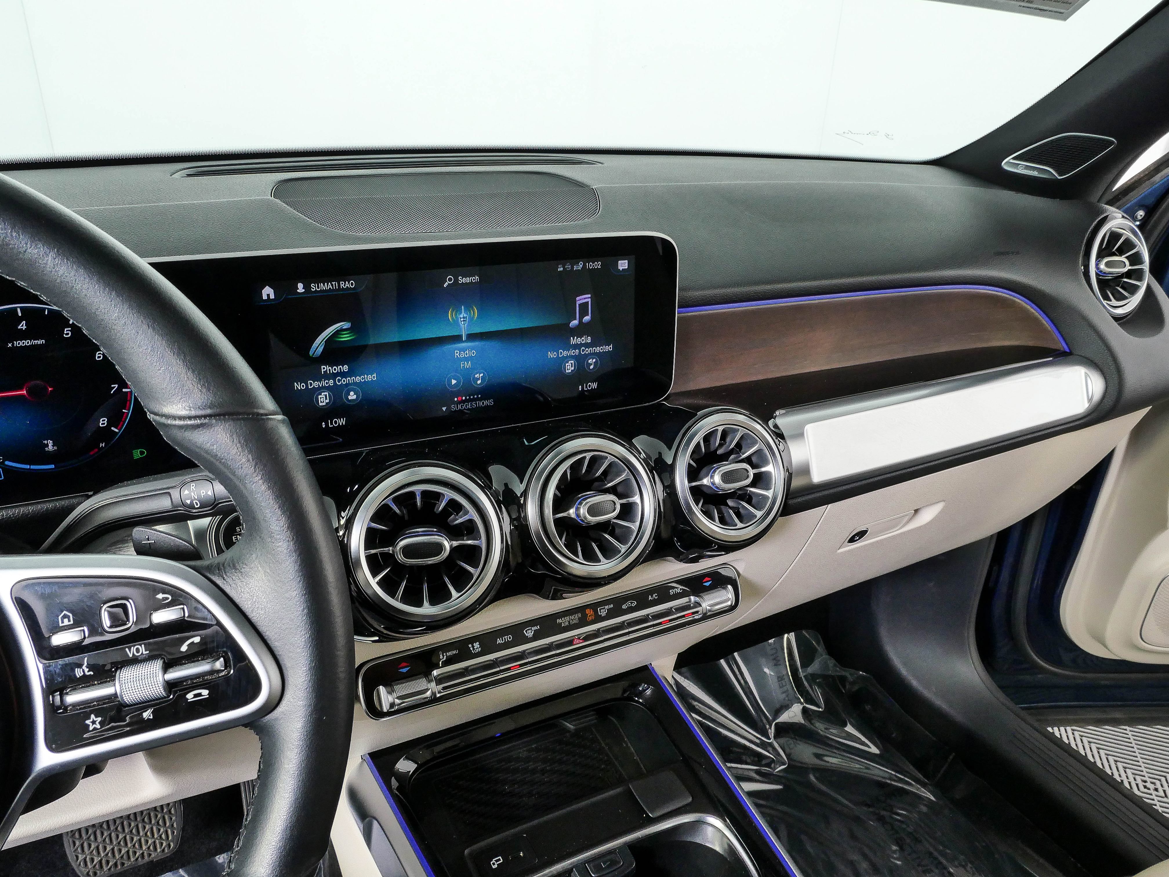 Used 2021 Mercedes-Benz GLB 250 4MATIC image 12