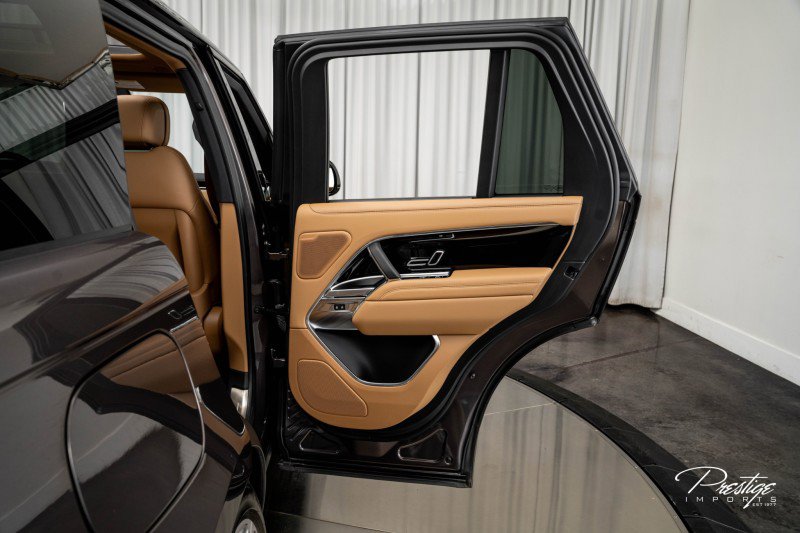 Used 2025 Land Rover Range Rover SE image 48