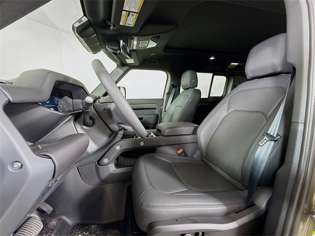 New 2026 Land Rover Defender 110 X-Dynamic SE image 11