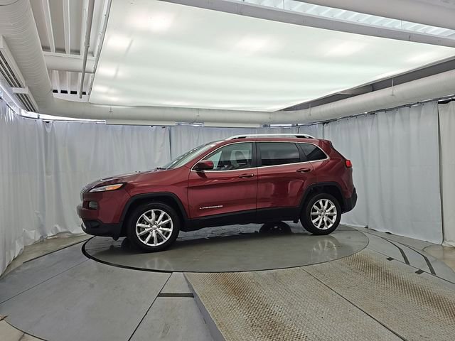 Used 2017 Jeep Cherokee Limited image 3