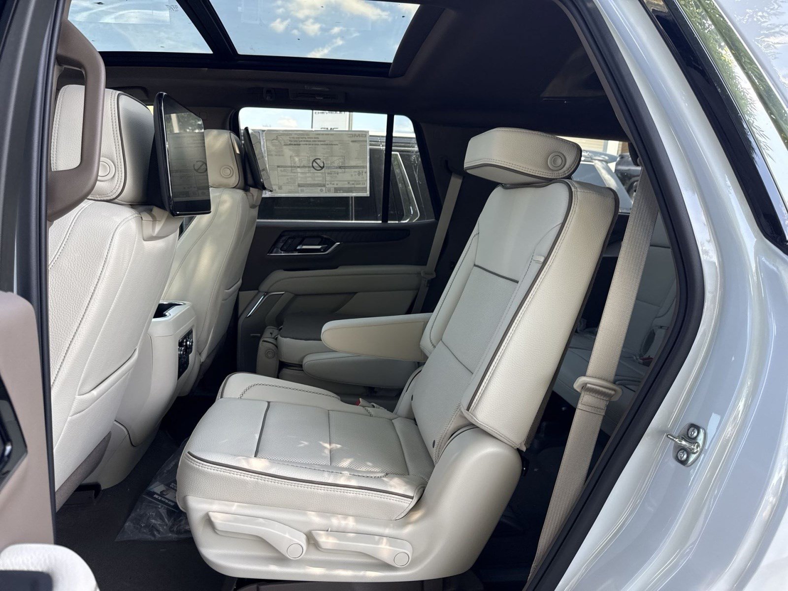 New 2026 GMC Yukon Denali w/ Advanced Technology Package AWD/4WD image 19