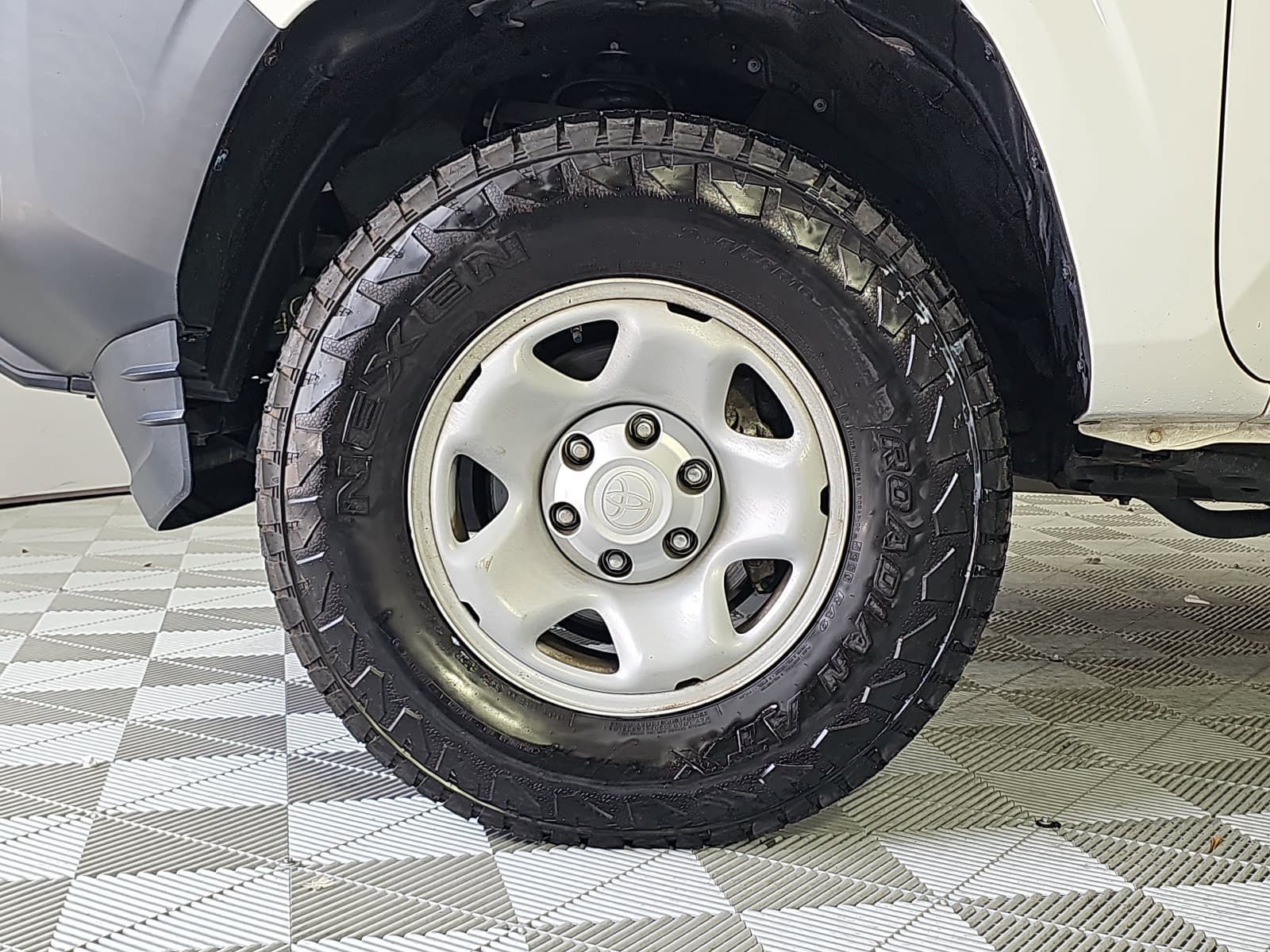 Used 2023 Toyota Tacoma SR RWD image 10