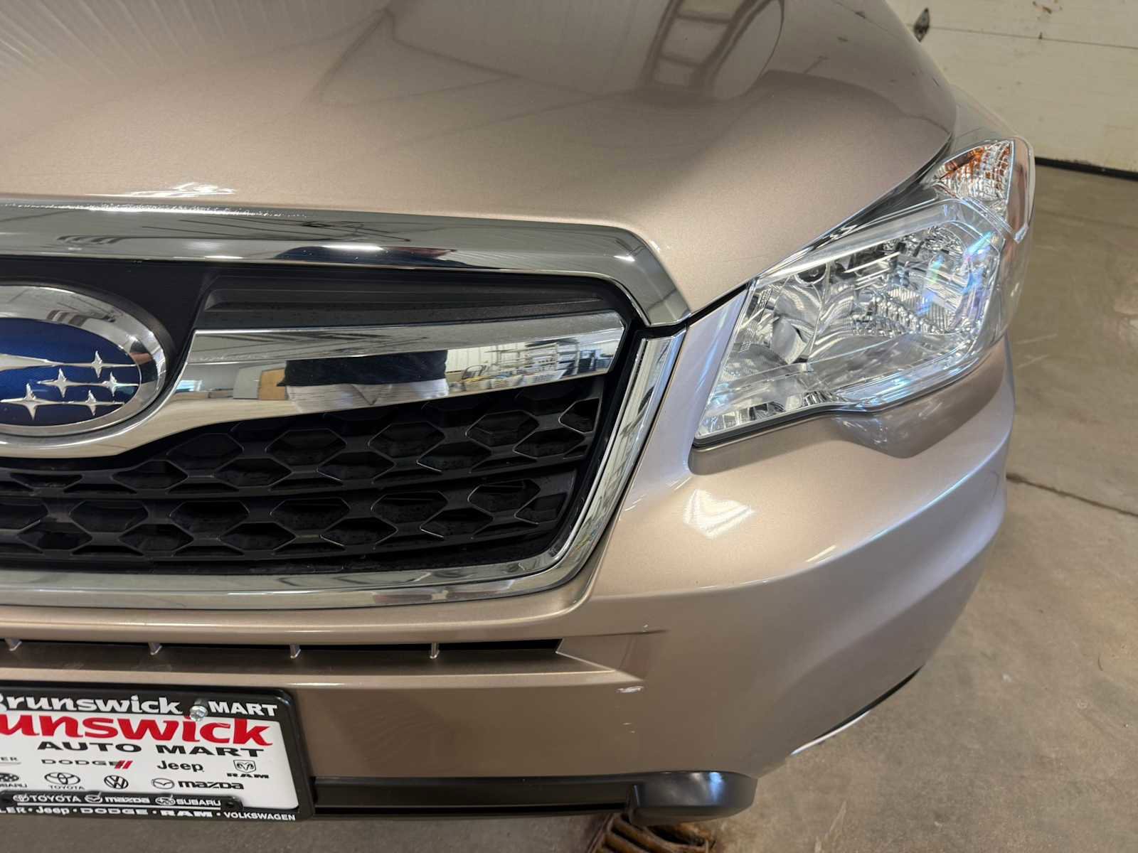 Used 2016 Subaru Forester 2.5i Premium w/ Popular Package #2 AWD/4WD image 5