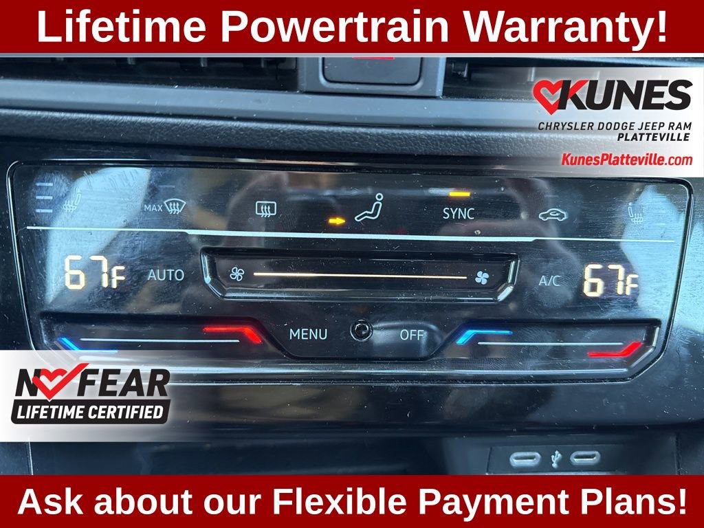 Used 2025 Volkswagen Jetta SE FWD image 16