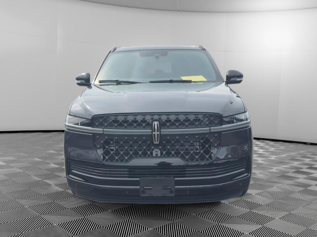 New 2027 Lincoln Navigator Reserve w/ Jet Appearance Package AWD/4WD image 2