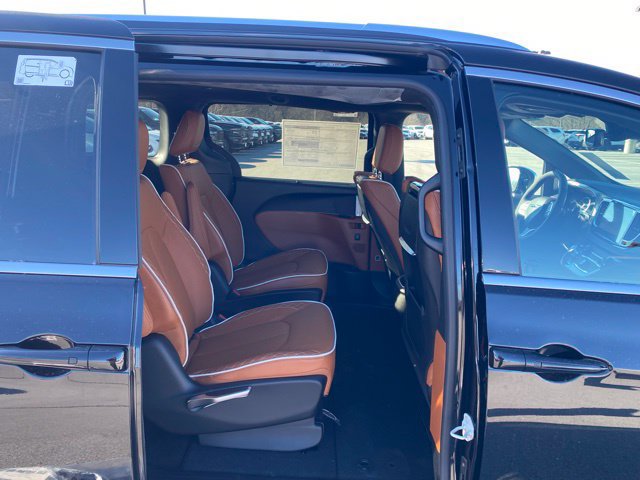 New 2026 Chrysler Pacifica Pinnacle AWD/4WD image 34
