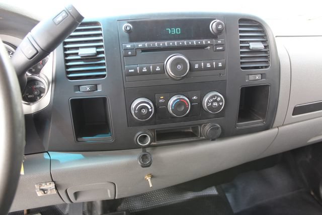 Used 2007 Chevrolet Silverado 2500 W/T AWD/4WD image 19