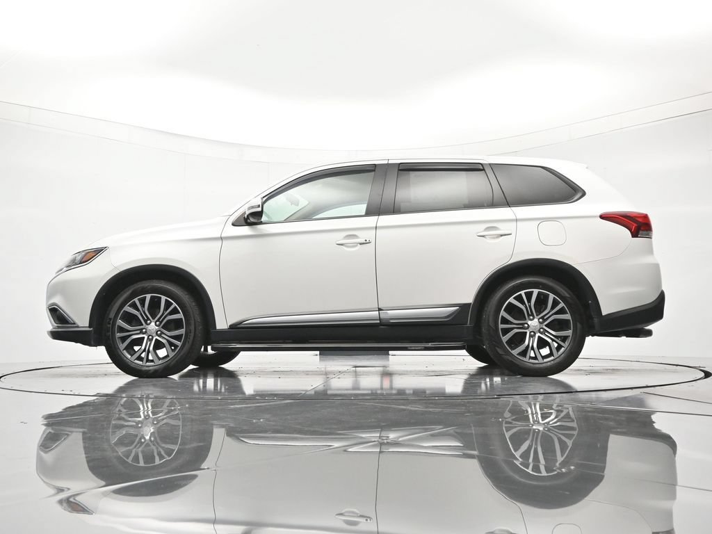 Used 2018 Mitsubishi Outlander SE FWD image 43